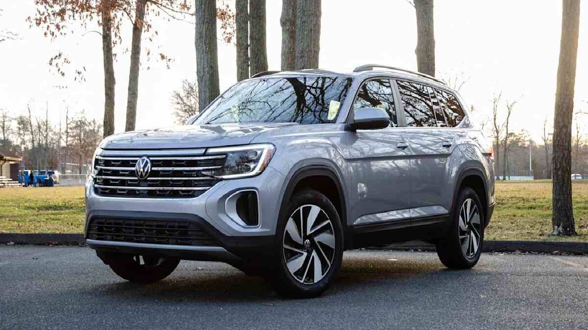 2021 Volkswagen Atlas SE with Technology – Full Research Review