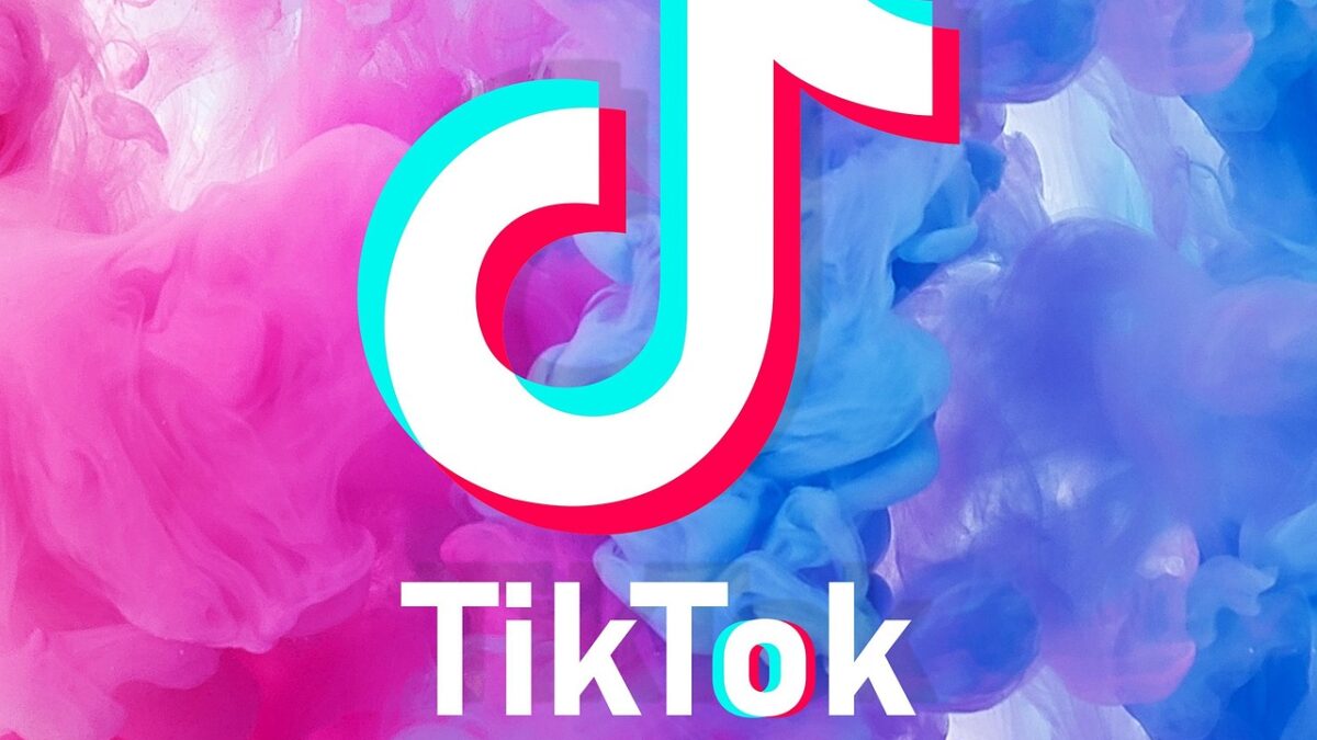 Lip Sync on TikTok: Gain Followers Fast with Trending Sounds