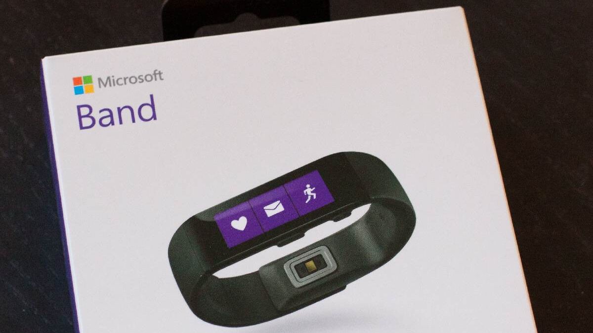 Microsoft Band Review: Features, Price, and Comparison